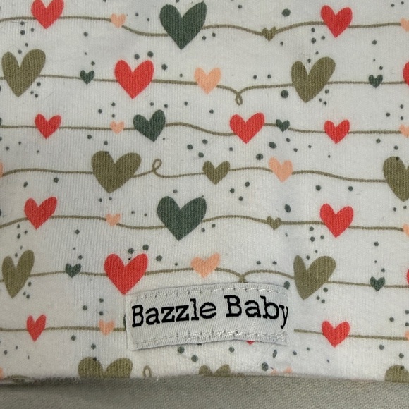 Bazzle Baby BandoBib Infinity Scarf - Green and Heart Pattern Bib Set - Picture 2 of 3